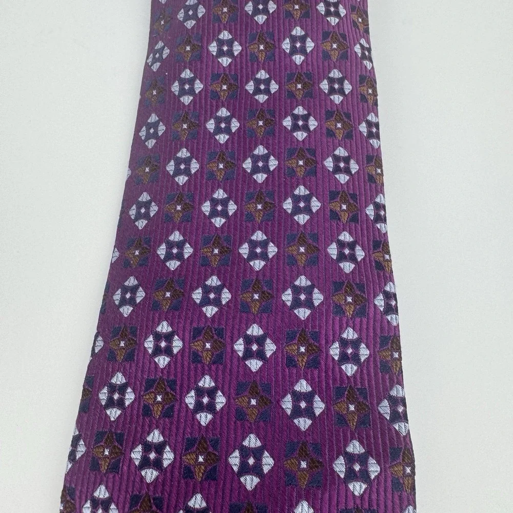 Jos A Bank Purple Geometric Medallion Necktie Mens Silk Blend Retro Tie